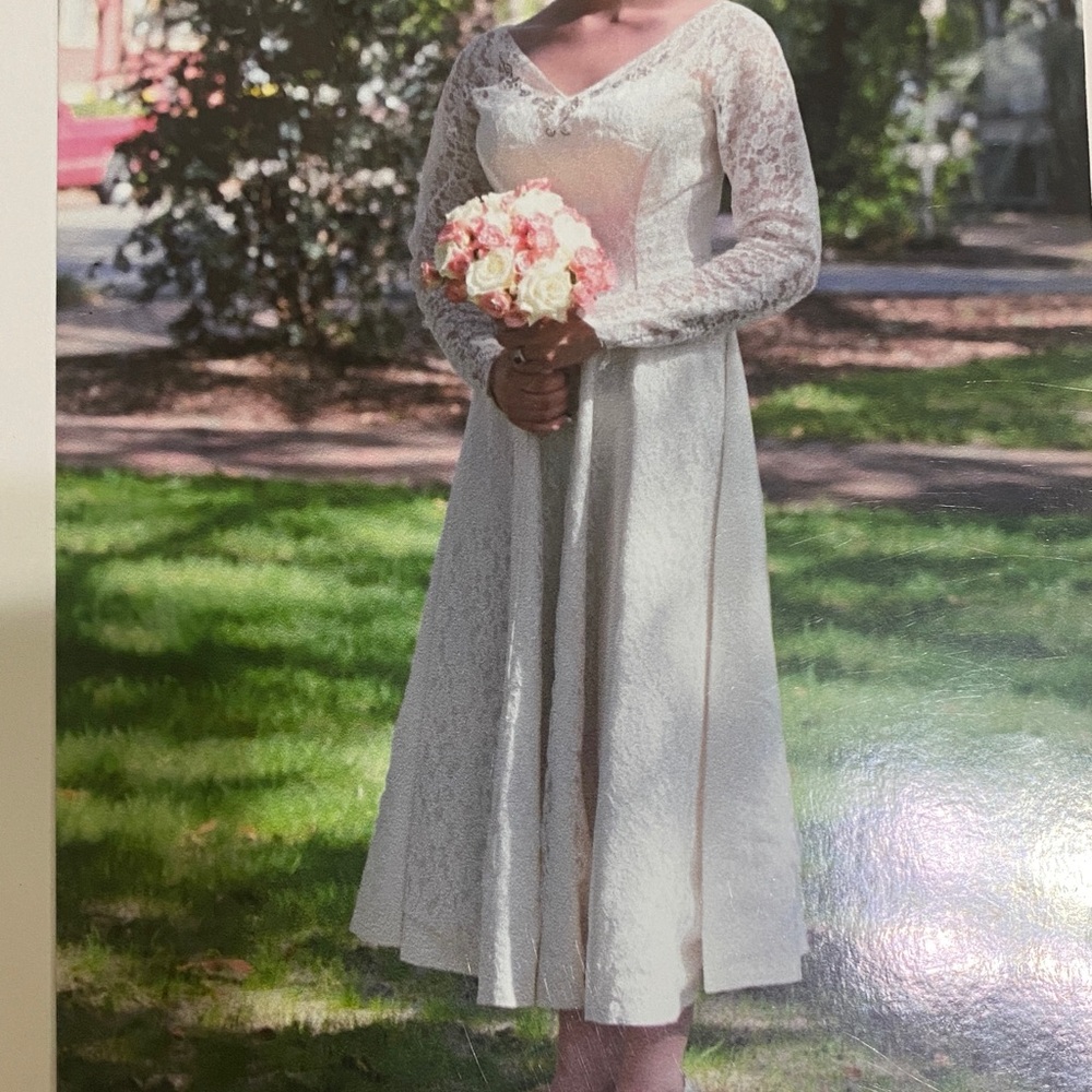 Elegant White Lace Wedding Dress